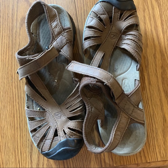 keen sandals womens size 8